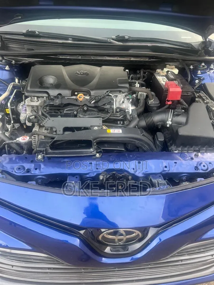 Toyota Camry 2018 Blue