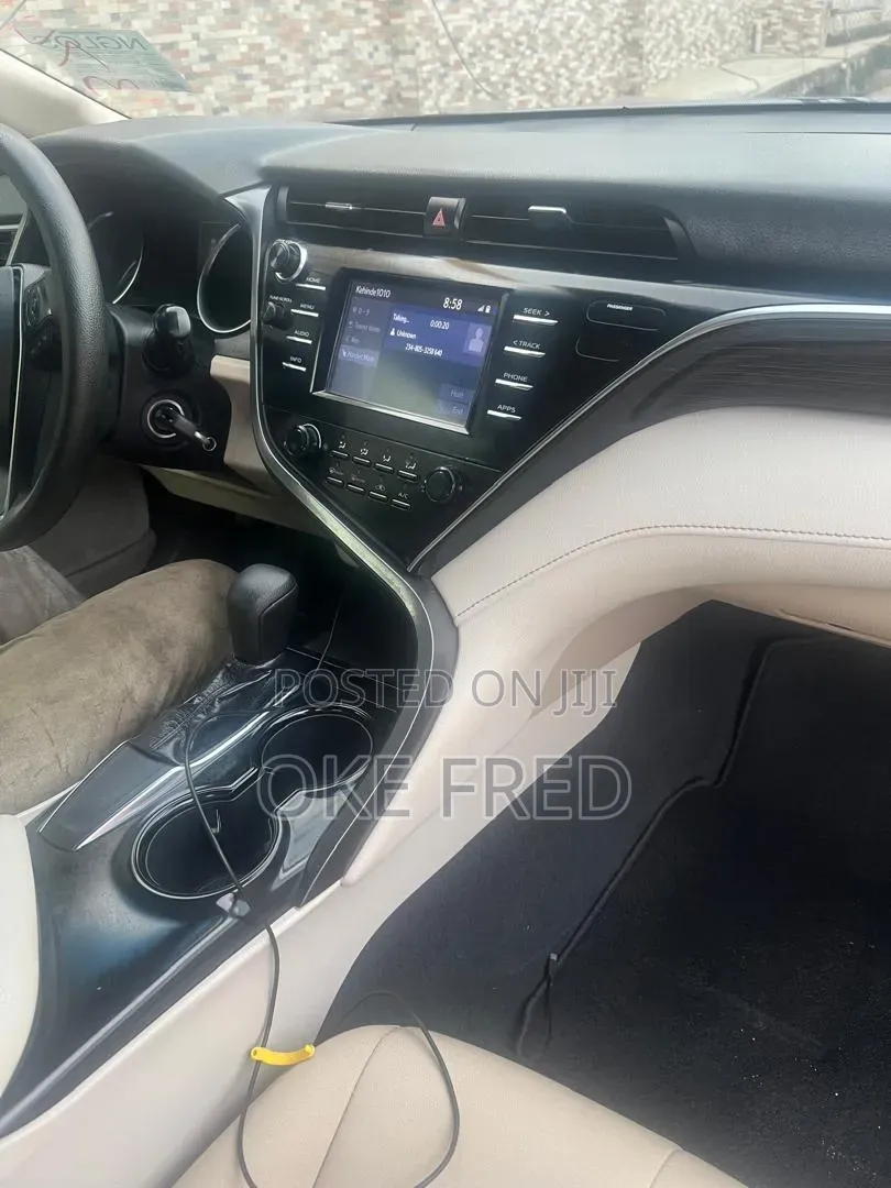 Toyota Camry 2018 Blue