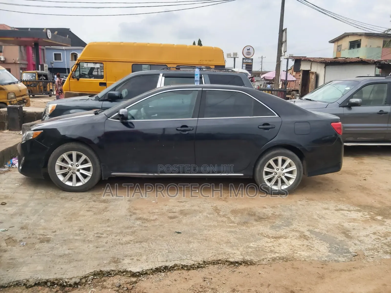 Toyota Camry XLE 4dr Sedan (2.5L 4cyl 6A) 2013 White