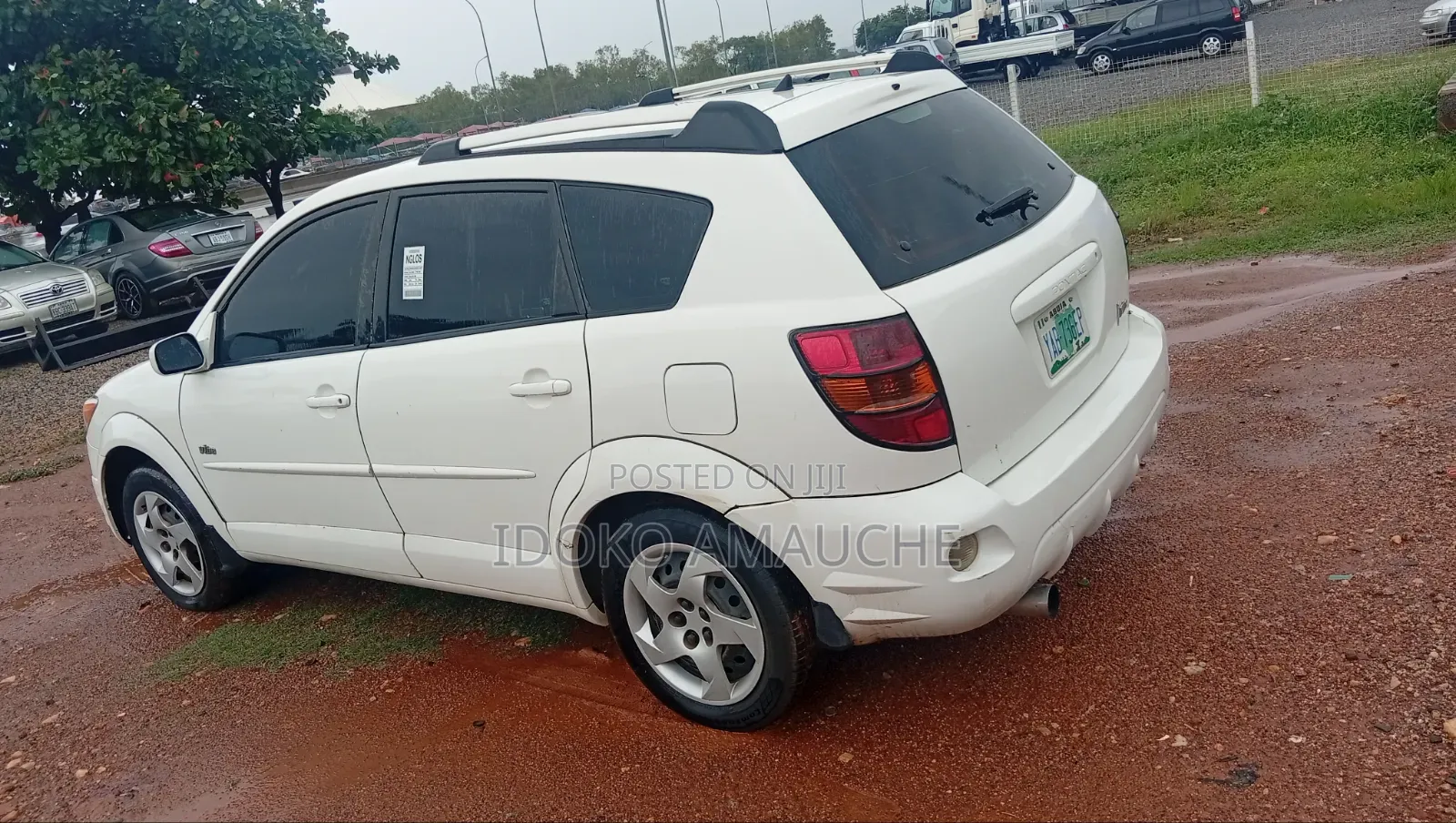 Pontiac Vibe 2005 White