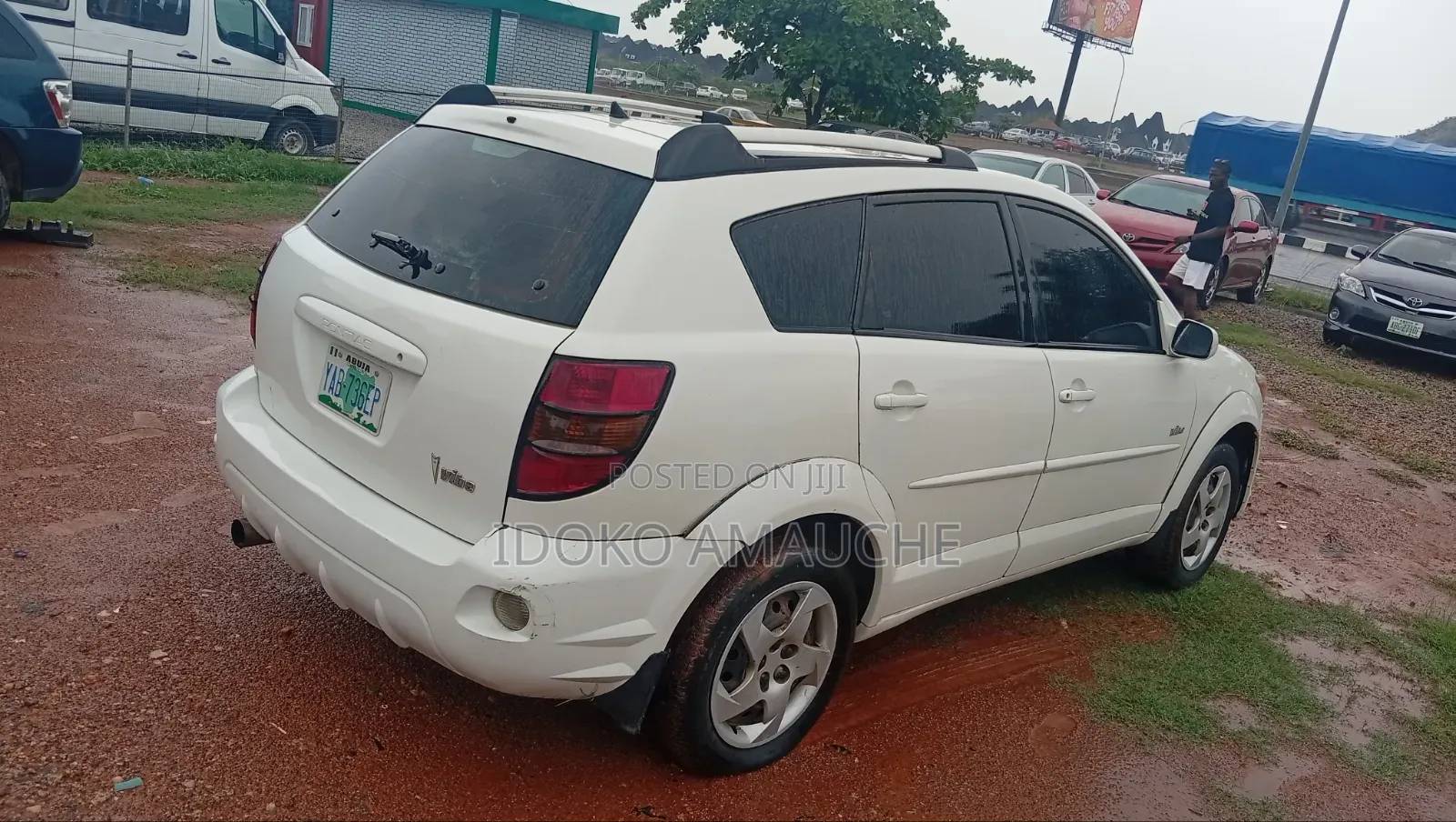 Pontiac Vibe 2005 White