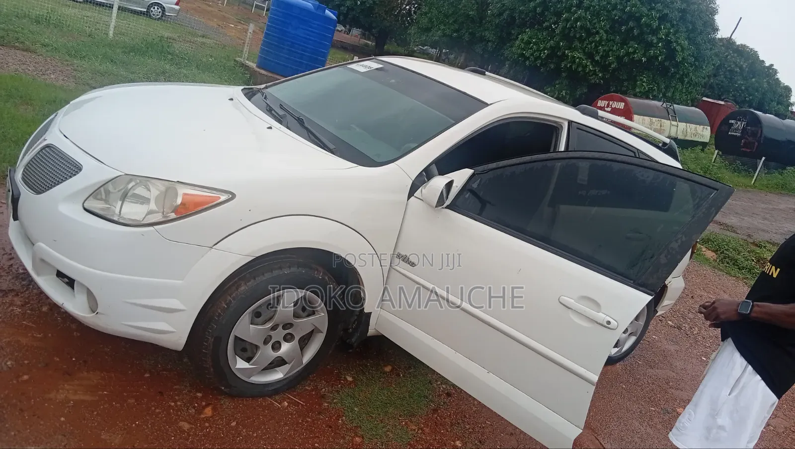 Pontiac Vibe 2005 White