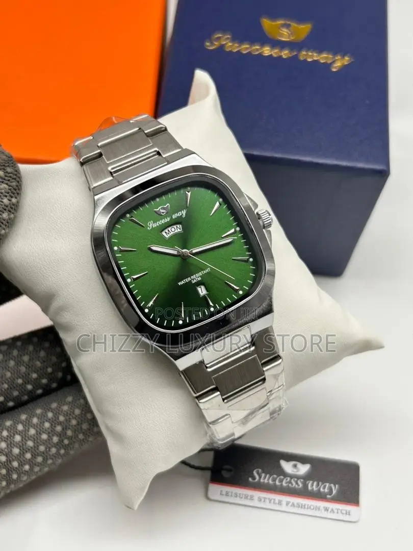 Success Way Quality Men Chain Strap Wristwatch