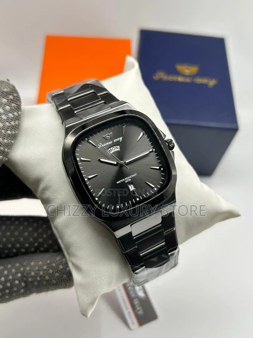 Success Way Quality Men Chain Strap Wristwatch