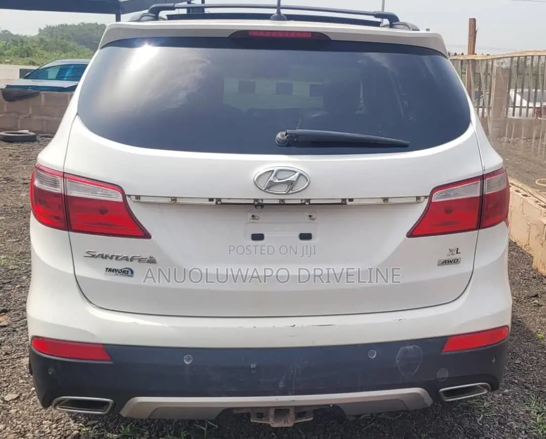 Hyundai Santa Fe 2016 White