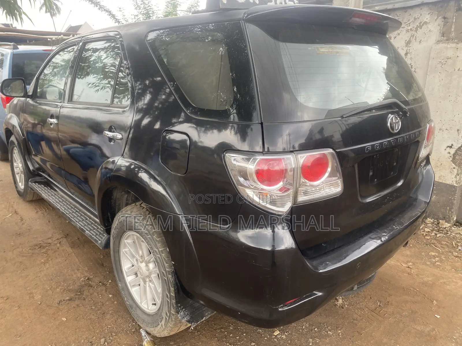 Toyota Fortuner 2.5 D RWD 2012 Black