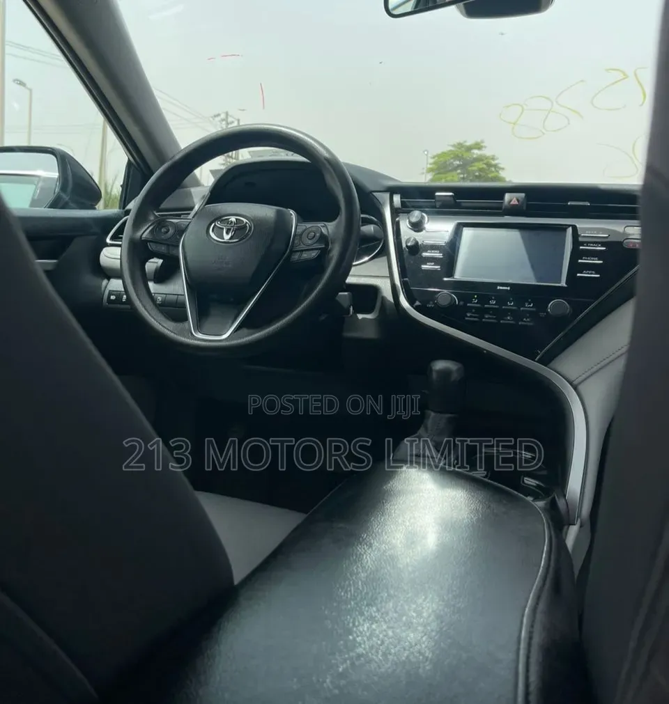 Toyota Camry LE FWD 2020 Black