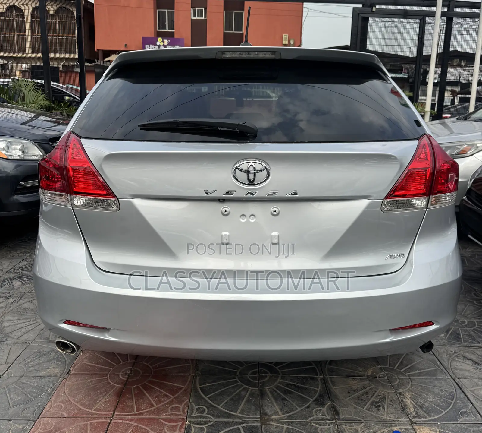 Toyota Venza XLE 2010 Silver