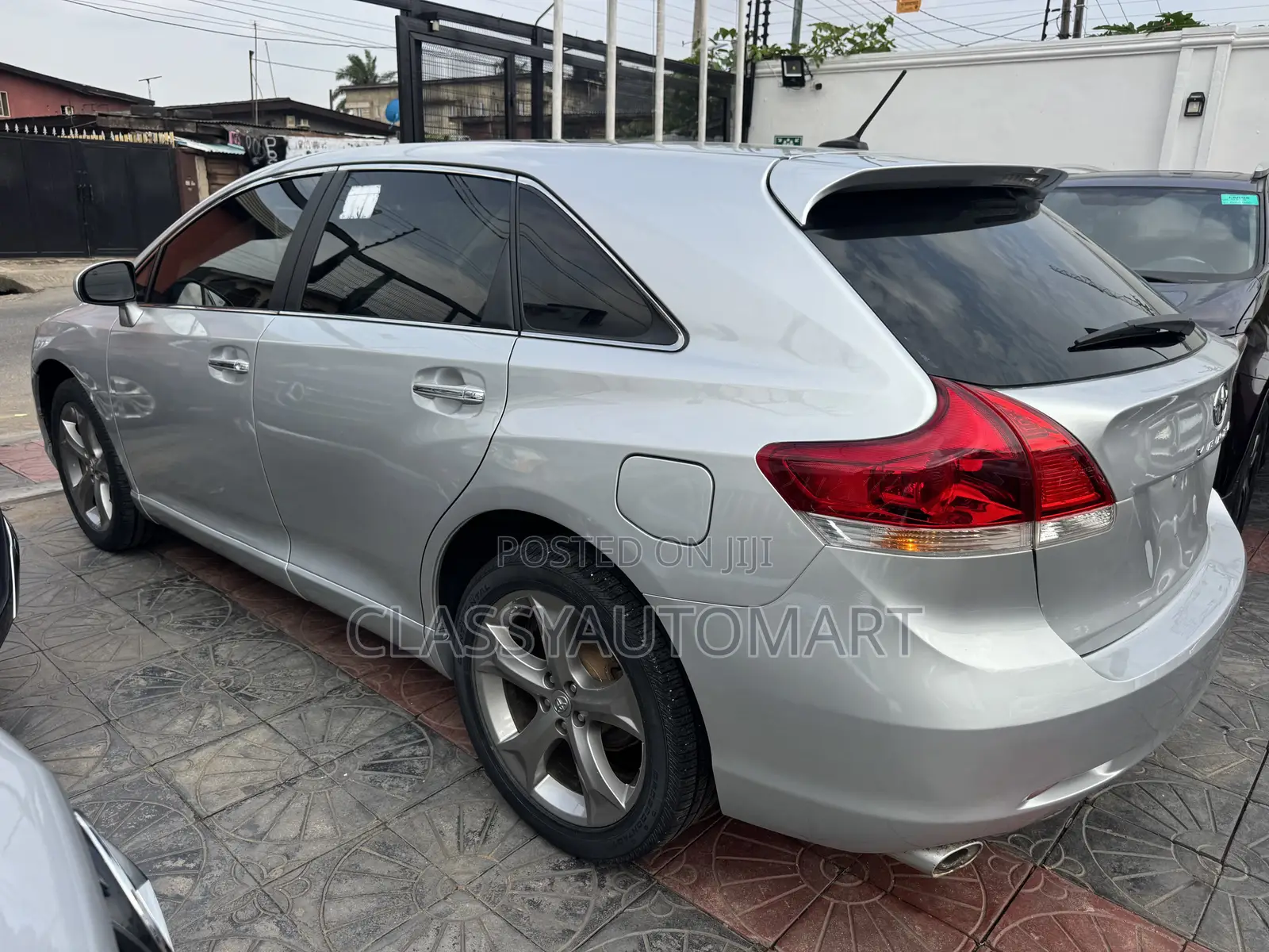 Toyota Venza XLE 2010 Silver
