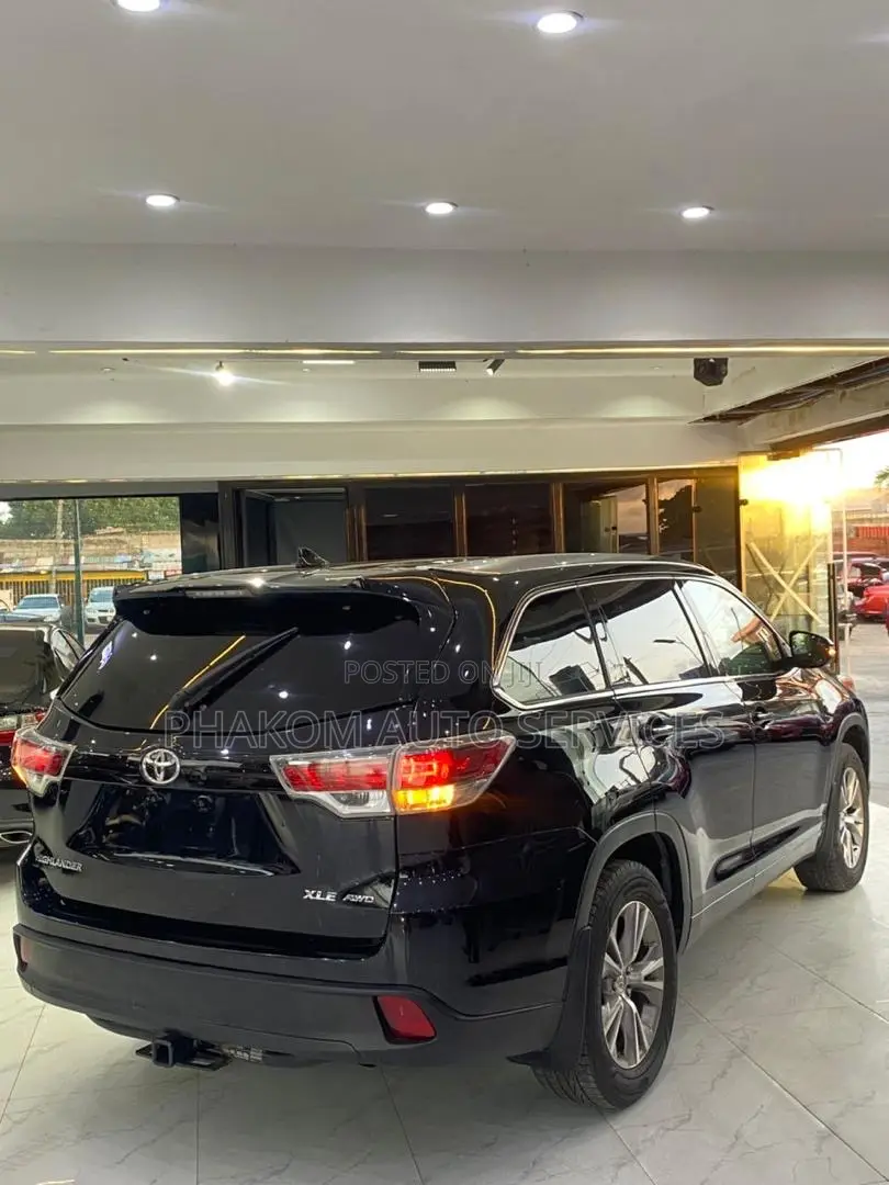 Toyota Highlander XLE 4dr SUV (3.5L 6cyl 6A) 2015 Black