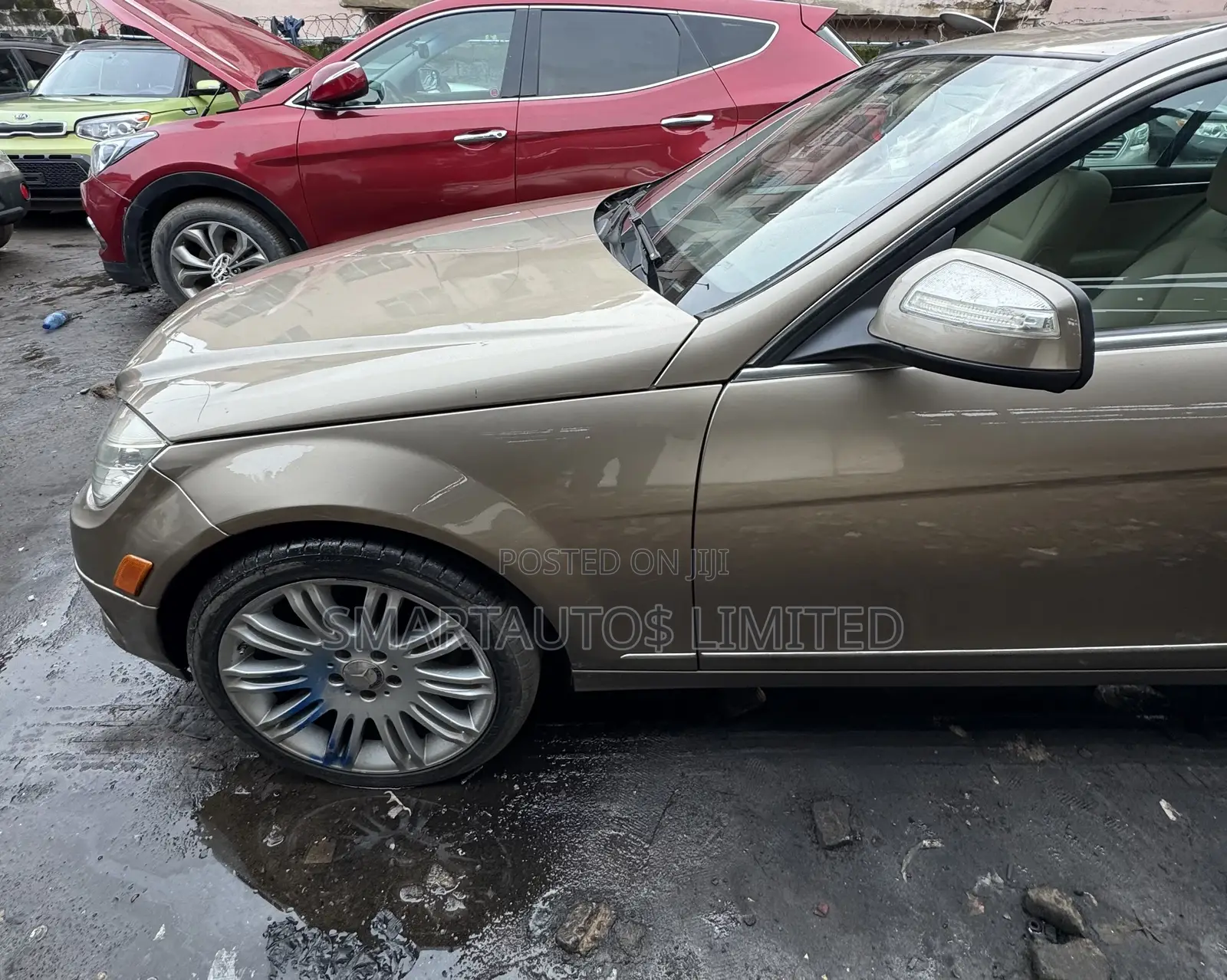 Mercedes-Benz C300 2009 Gold