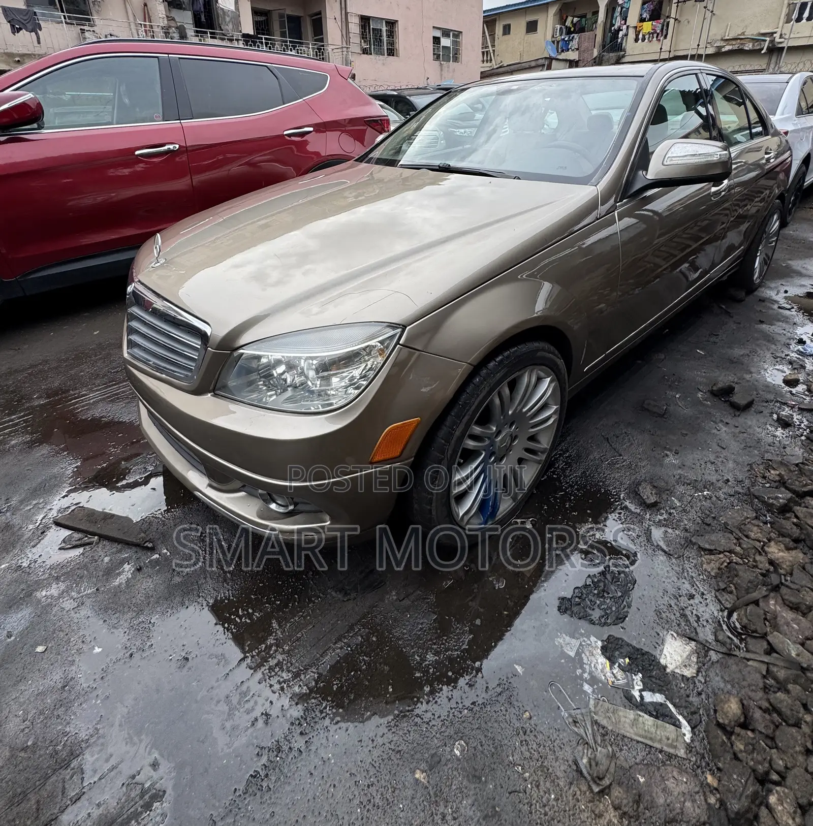Mercedes-Benz C300 2009 Gold