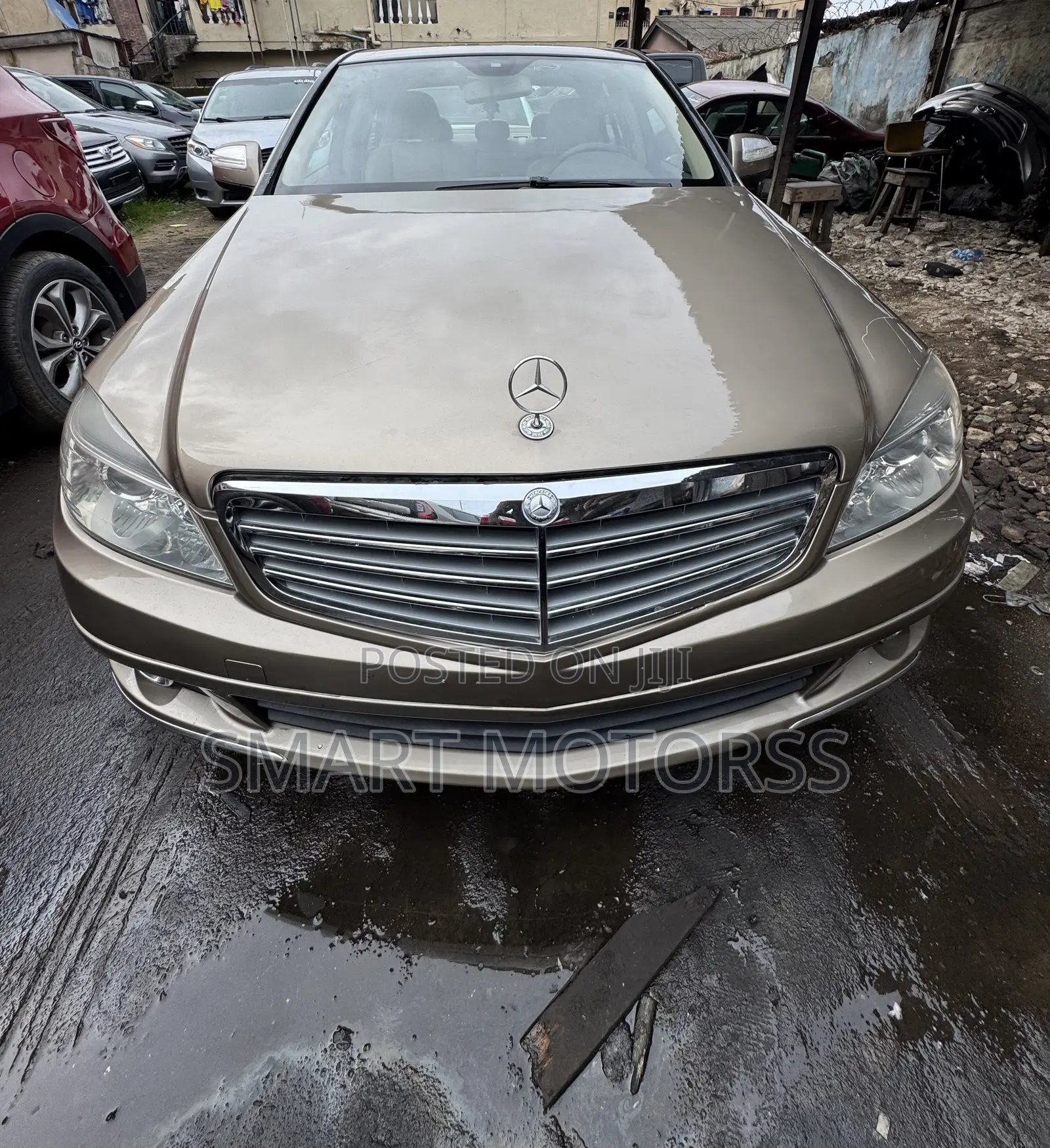 Mercedes-Benz C300 2009 Gold