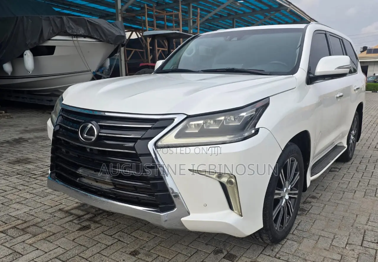 Lexus LX 2018 White