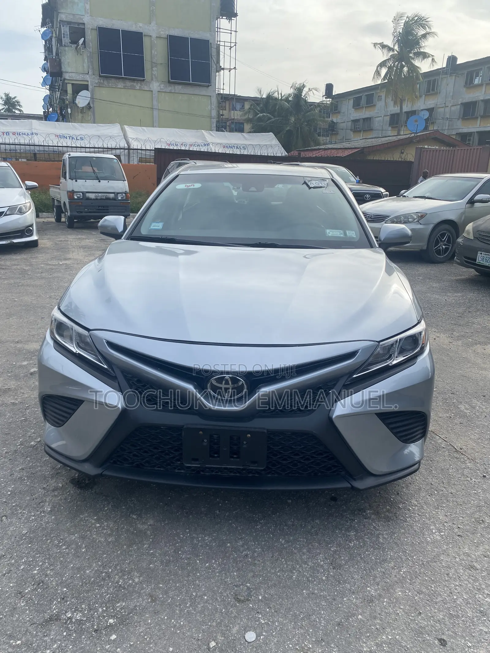 Toyota Camry SE (2.5L 4cyl 8A) 2019 Silver