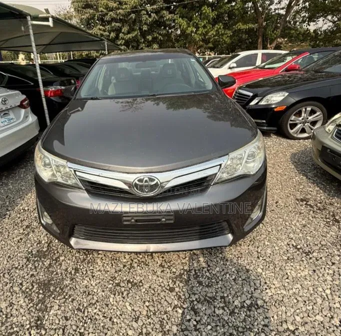 Toyota Camry XLE 4dr Sedan (3.5L 6cyl 6A) 2014 Black