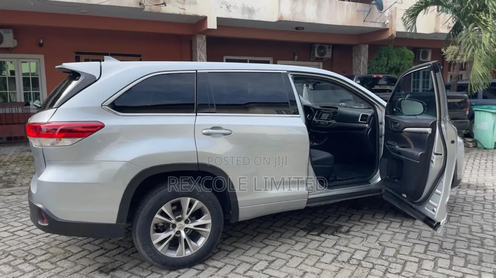 Toyota Highlander LE Plus 4dr SUV AWD (3.5L 6cyl 6A) 2015 Silver