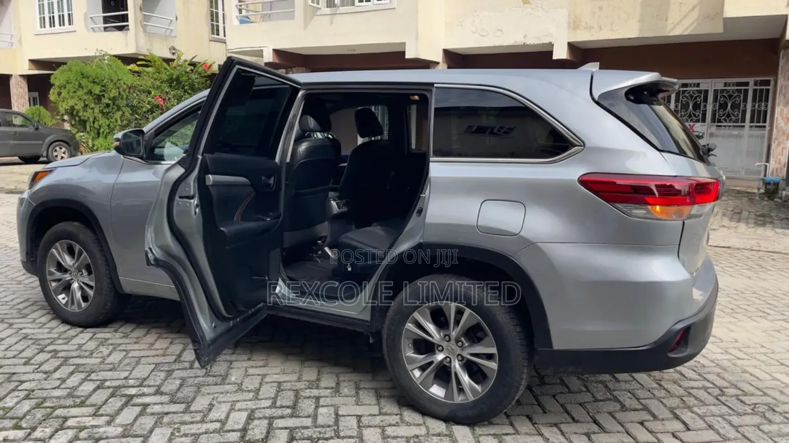 Toyota Highlander LE Plus 4dr SUV AWD (3.5L 6cyl 6A) 2015 Silver