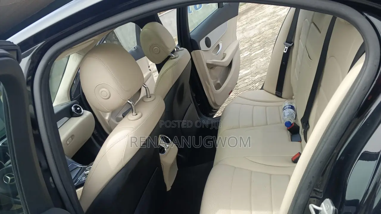 Mercedes-Benz C300 2016 Black