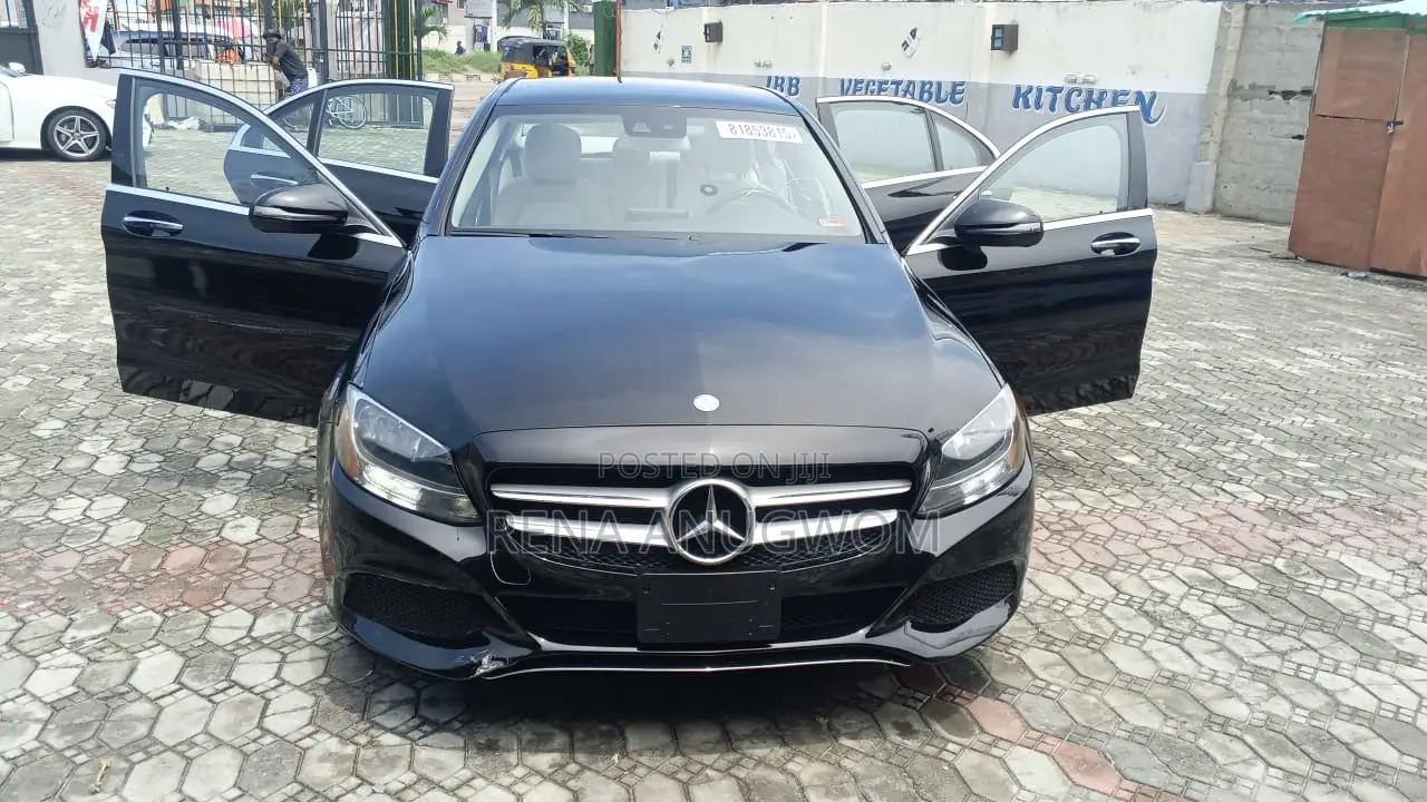 Mercedes-Benz C300 2016 Black