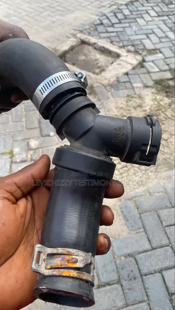 Water Hose/Junction Hose 2011,2012,2013,2014 2016,2017 Ford F150 5.0l