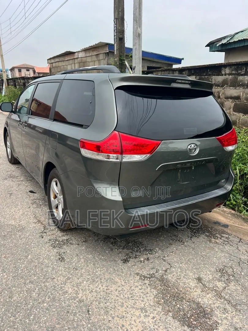 Toyota Sienna LE 7 Passenger 2011 Green