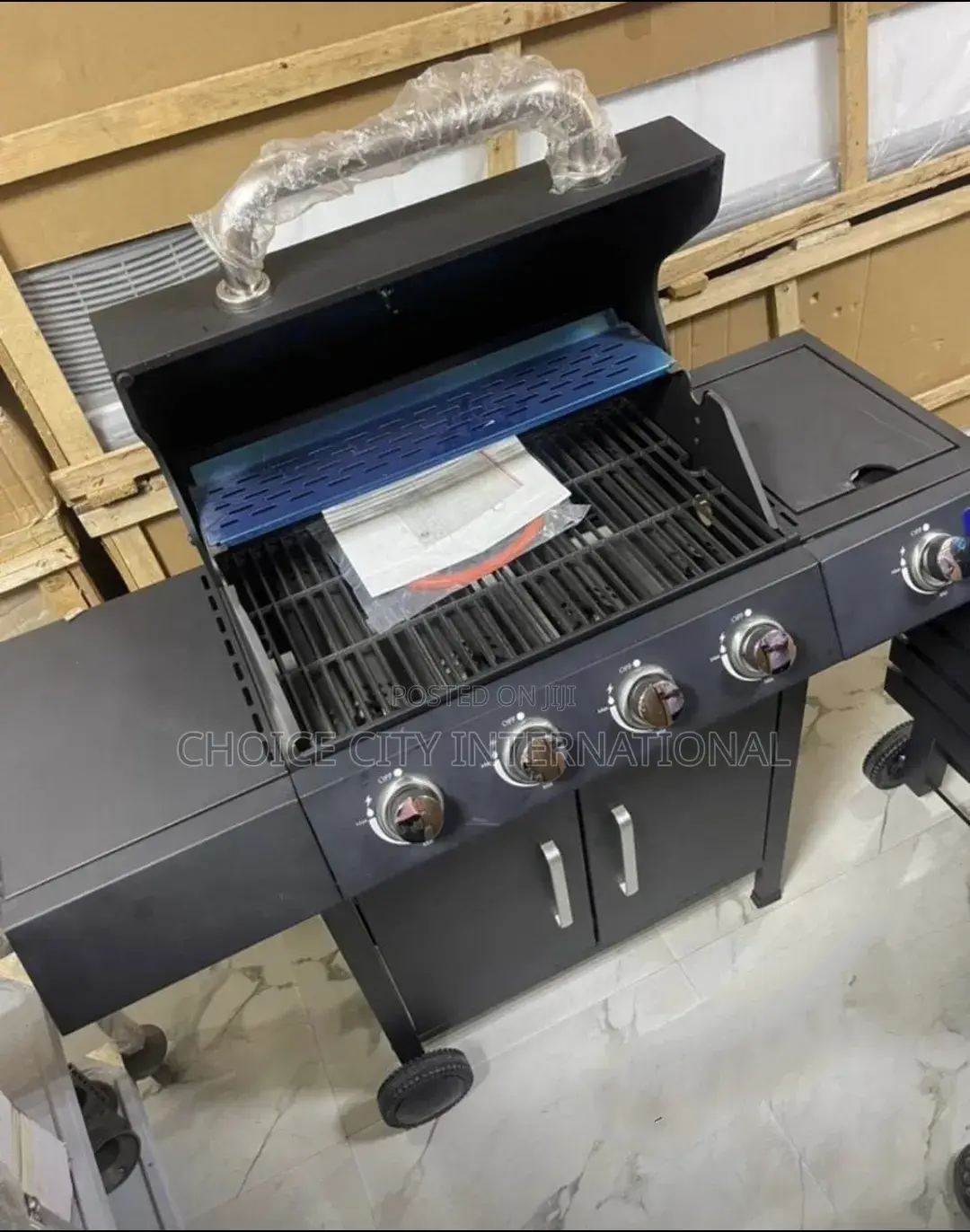 Four Burner Standing Gas Barbecue Machine