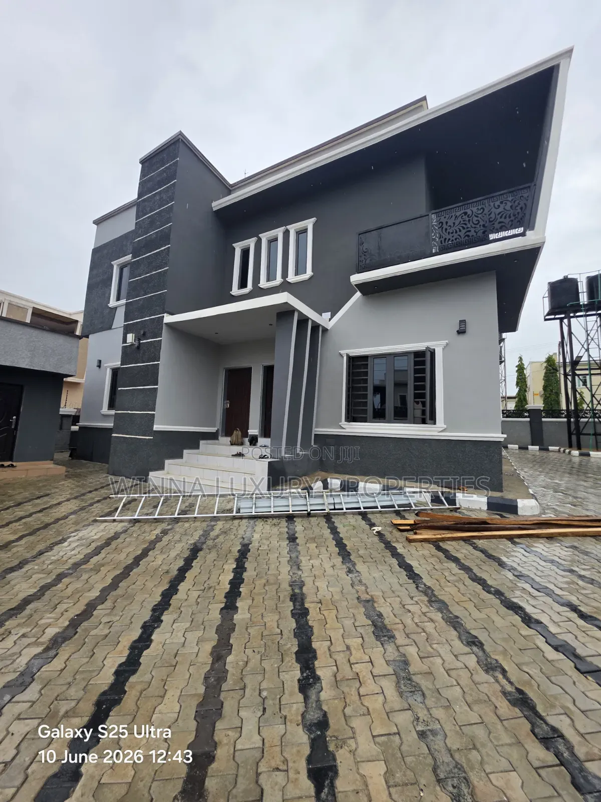 2bdrm Apartment in Vegars Court, Lugbe District for rent