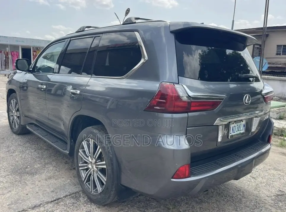 Lexus LX 570 AWD 2017 Gray