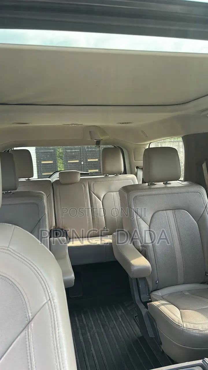 Ford Expedition XLT 4x4 2019 Blue