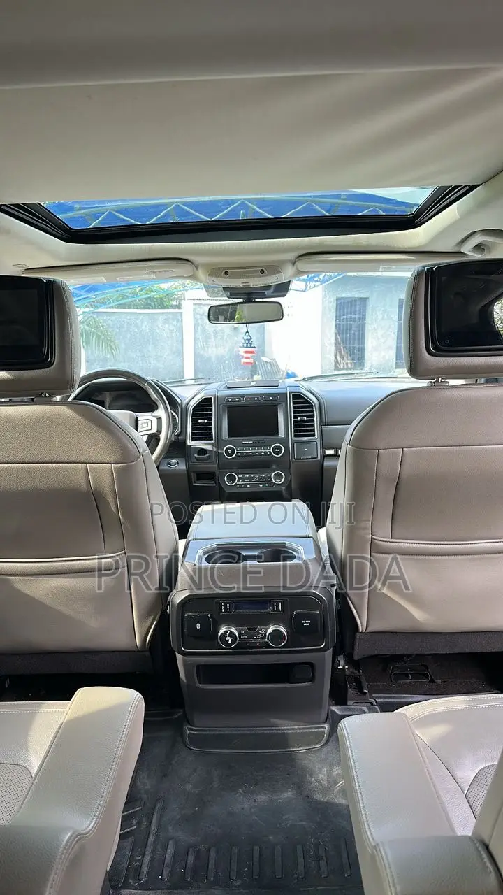 Ford Expedition XLT 4x4 2019 Blue