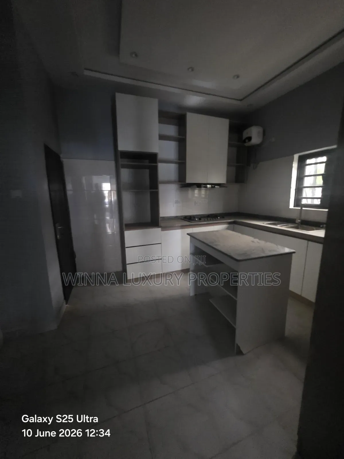 2bdrm Apartment in Vegars Court, Lugbe District for rent