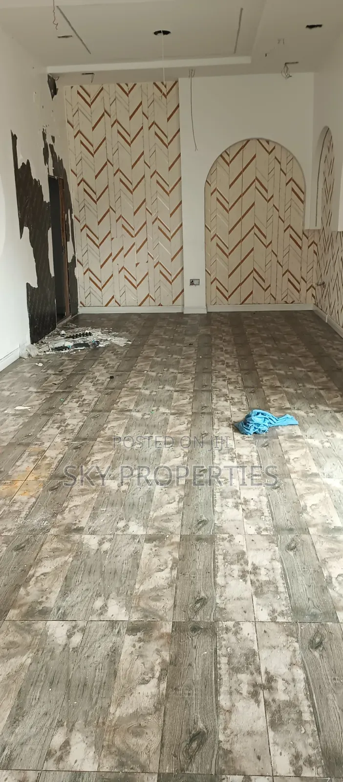 120 SQMS Shop Space for Rent