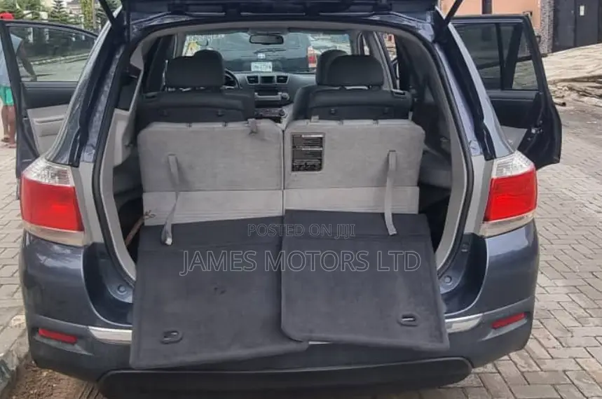 Toyota Highlander 2012 Blue