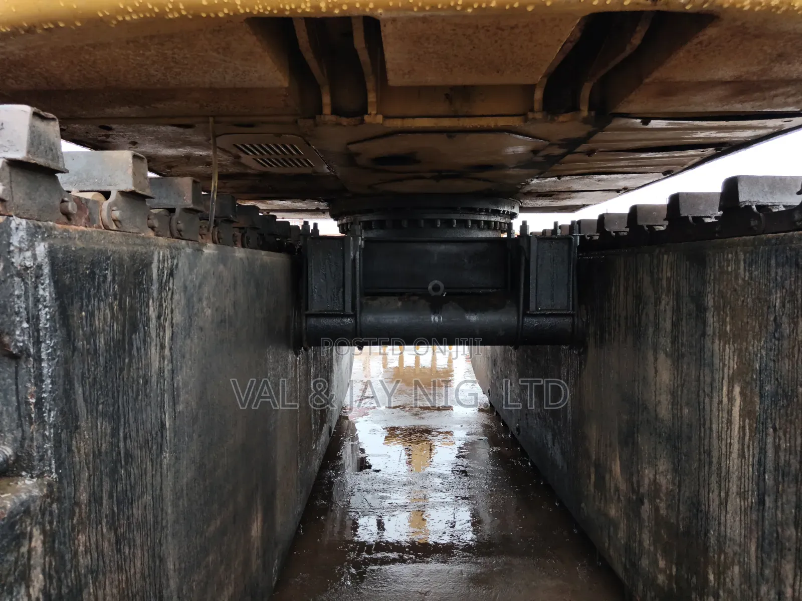 Cat 320dl Swamp Buggy - Foreign Use From Germany - Almost Brand New
