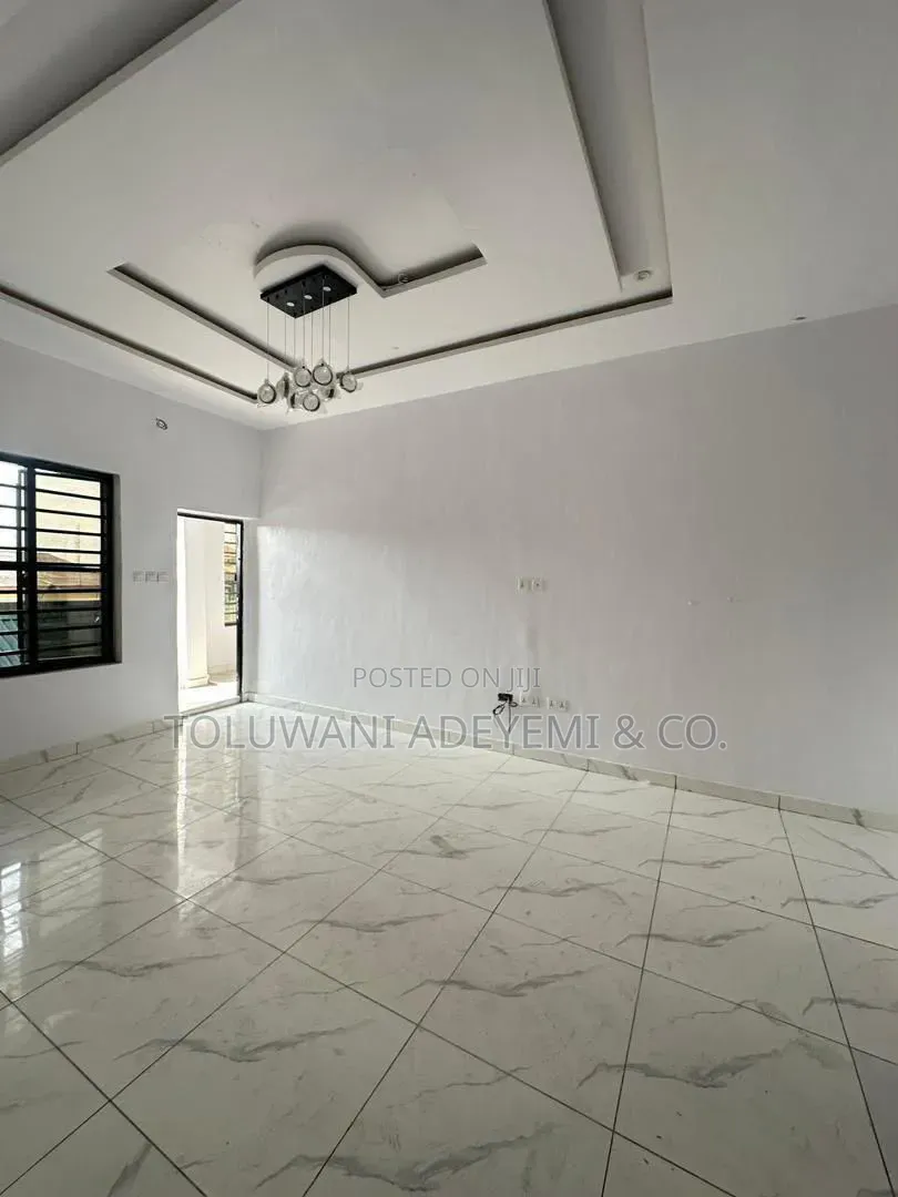 Stunning 4 Bedroom Detached House With Bq in Ogba