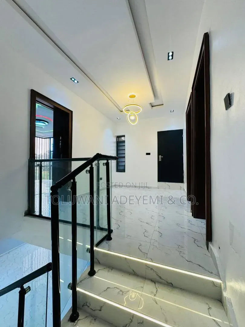 Stunning 4 Bedroom Detached House With Bq in Ogba