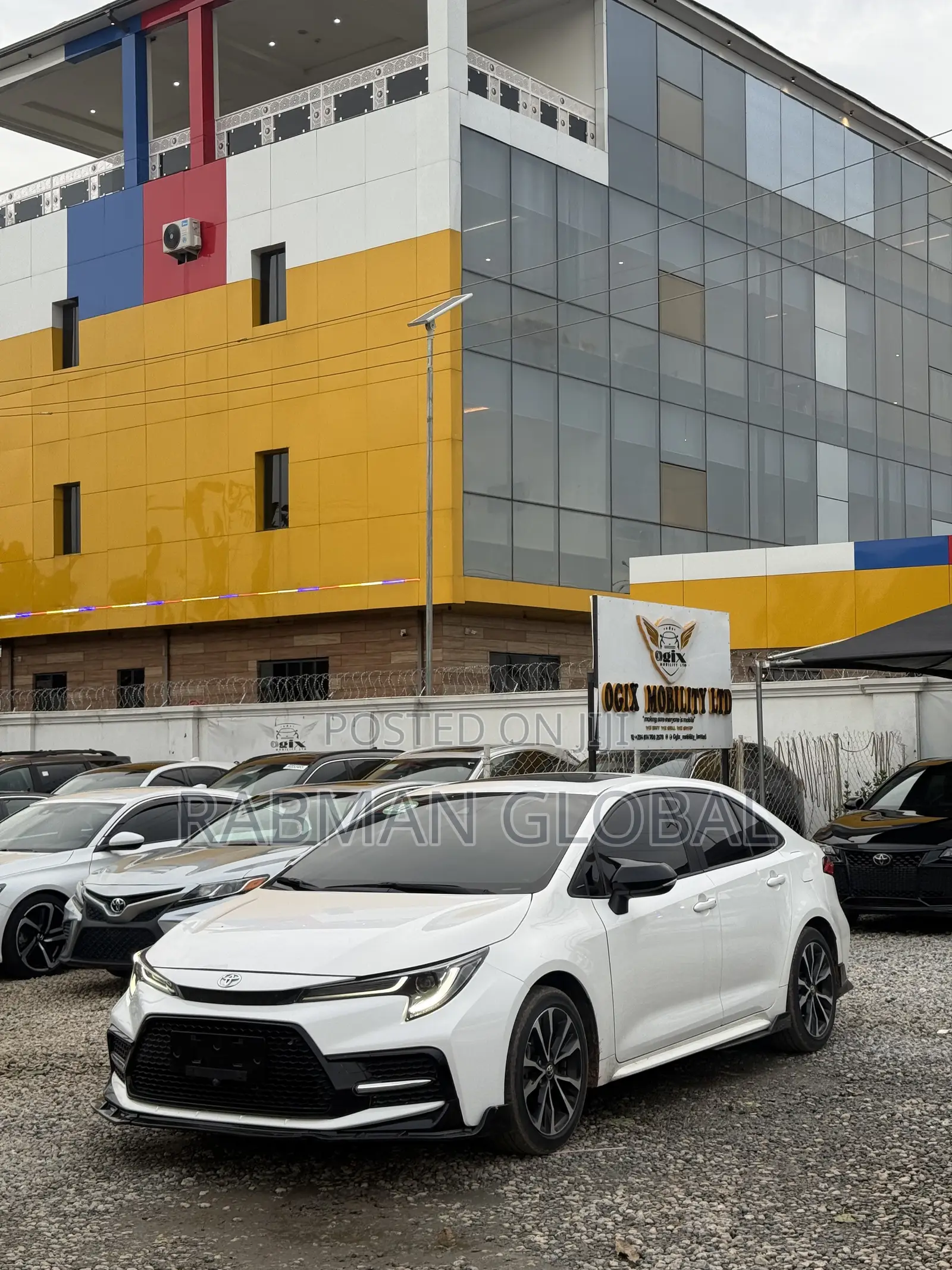 Toyota Corolla SE 2022 White