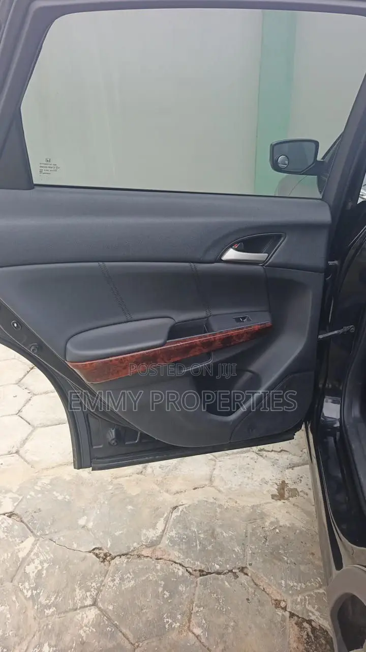 Honda Crosstour 2011 Black