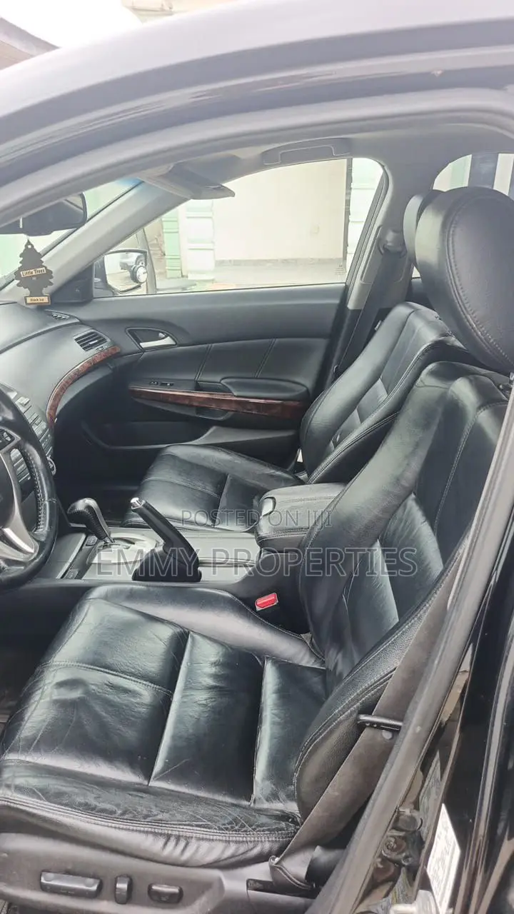 Honda Crosstour 2011 Black