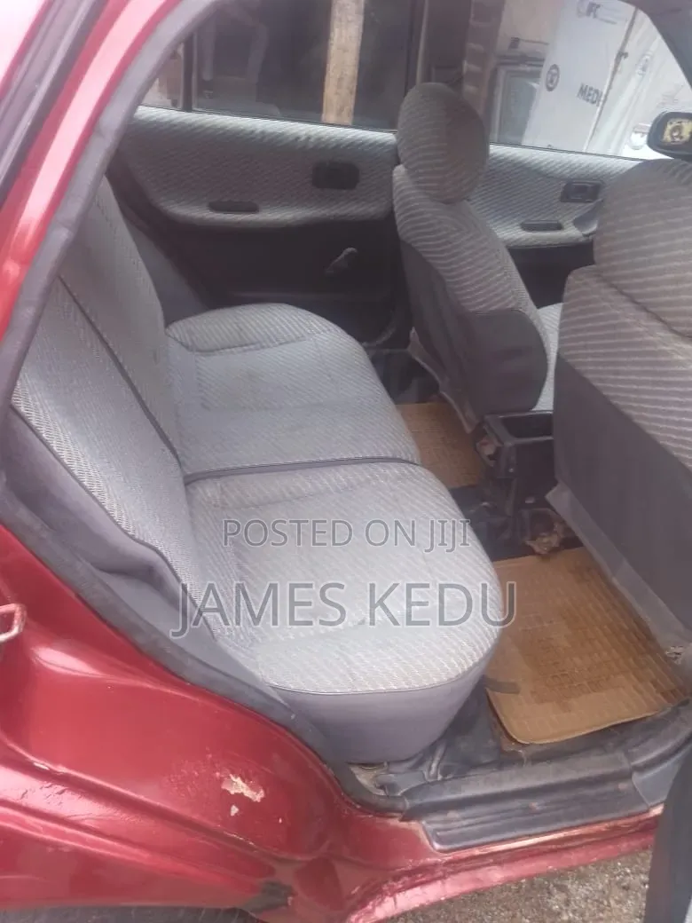 Nissan Sunny 2002 Red