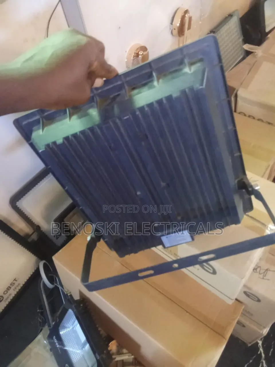 Powerful Solar Floodlight(80w, 100w, 200w All Available)