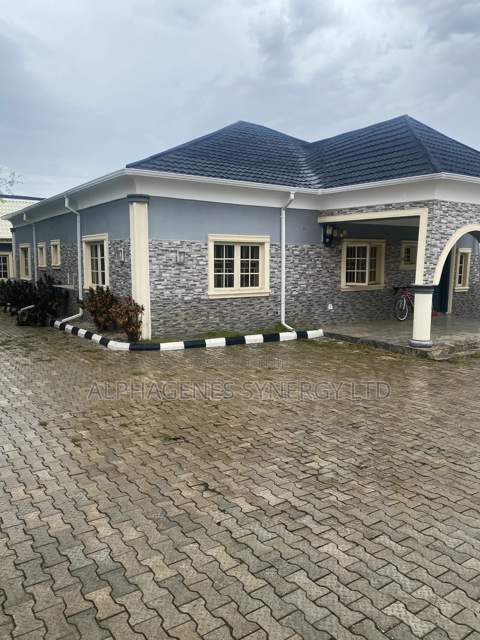 3bdrm Bungalow in Life Camp for sale