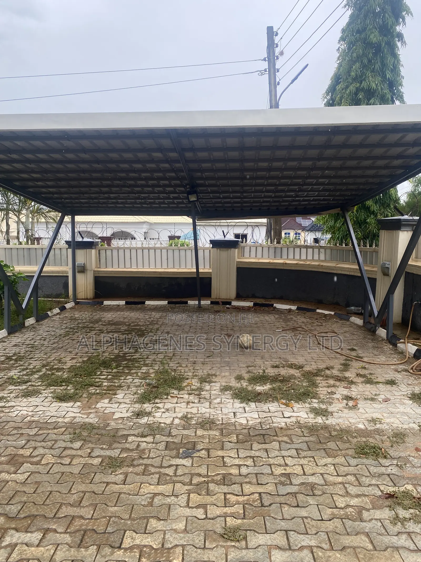 3bdrm Bungalow in Life Camp for sale