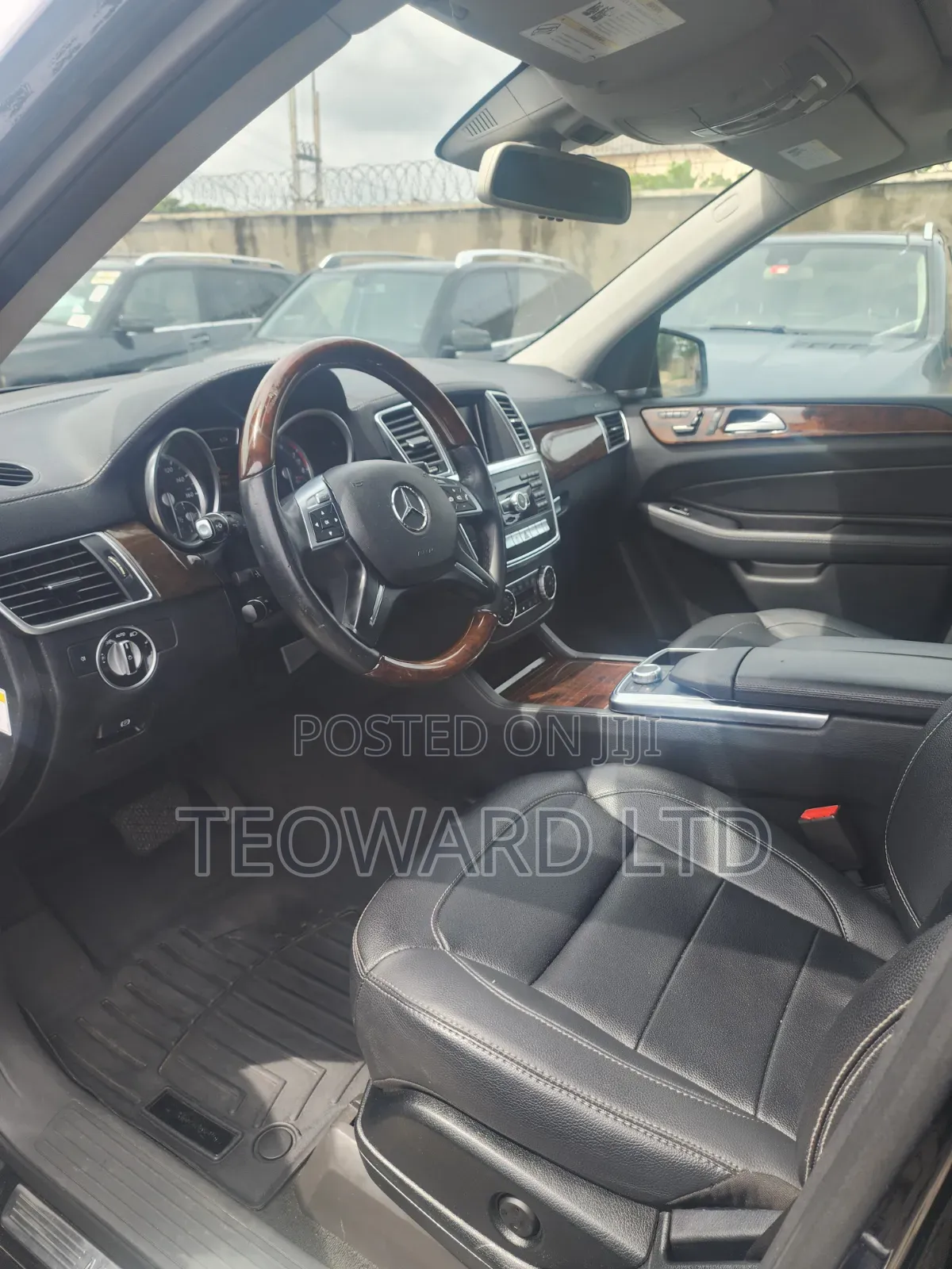 Mercedes-Benz M Class ML350 4dr SUV (3.5L 6cyl 7A) 2015 Black