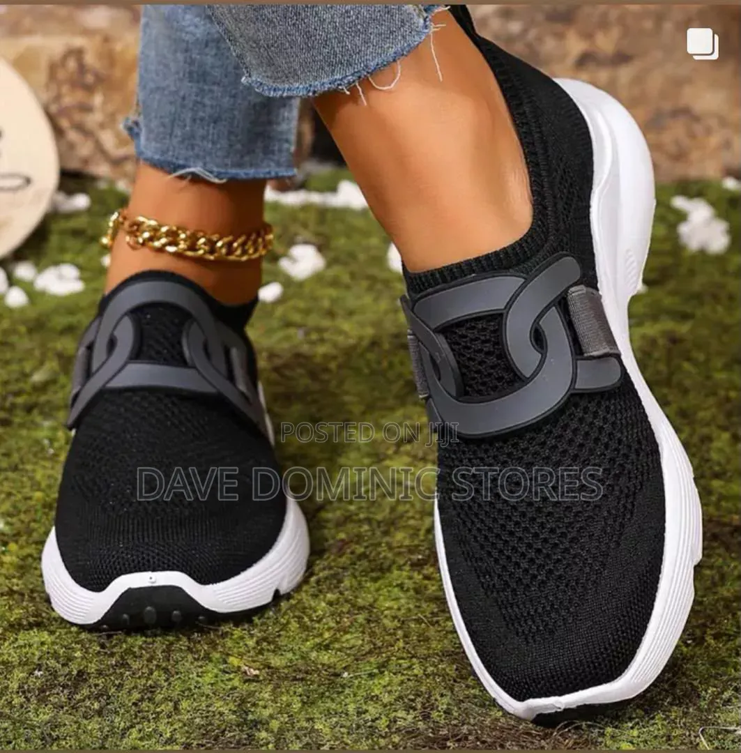 Dakaela Breathable Sneaks