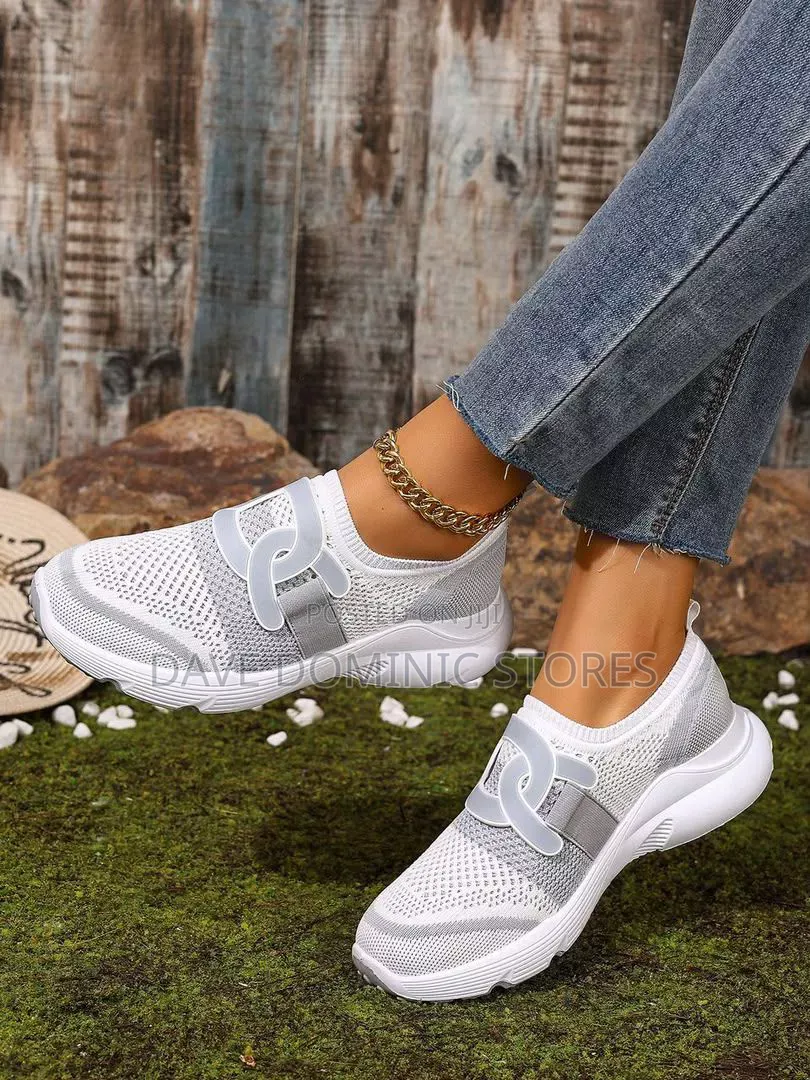 Dakaela Breathable Sneaks