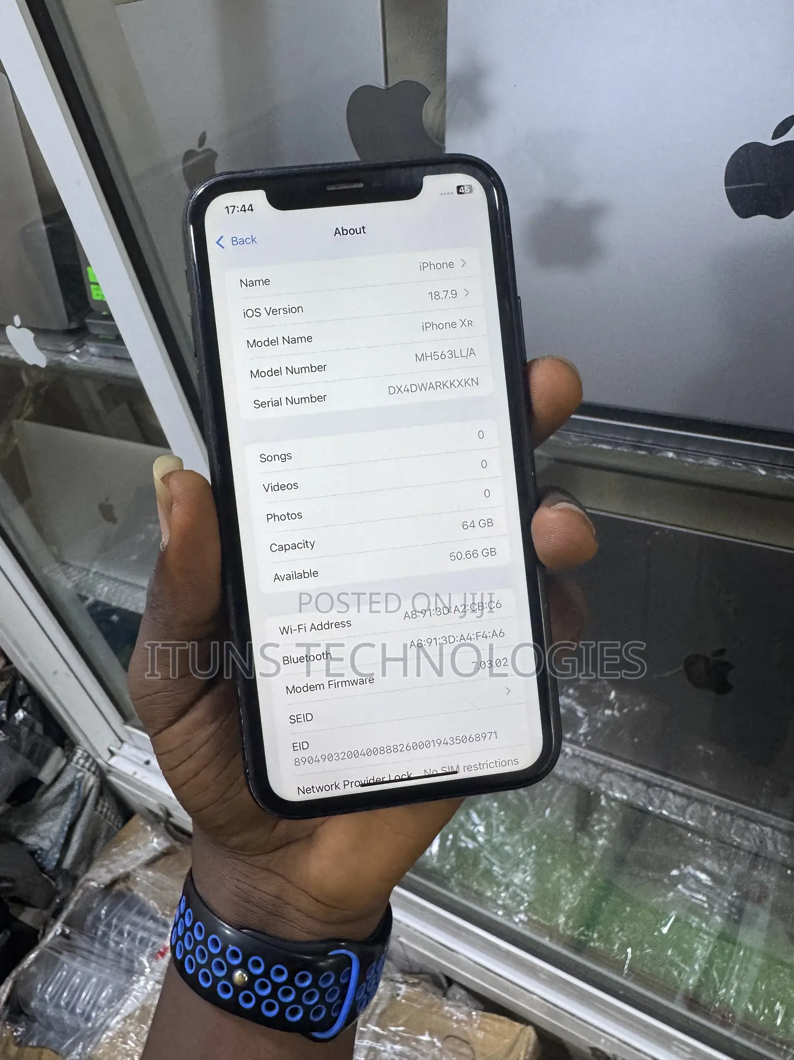Apple iPhone XR 64 GB Black