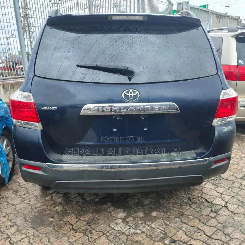 Toyota Highlander Limited 2011 Blue