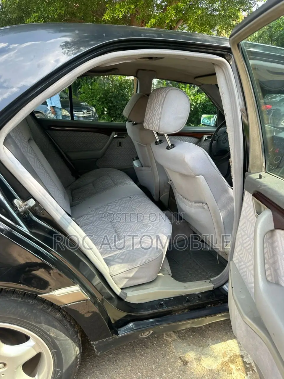 Mercedes-Benz C200 2010 Black